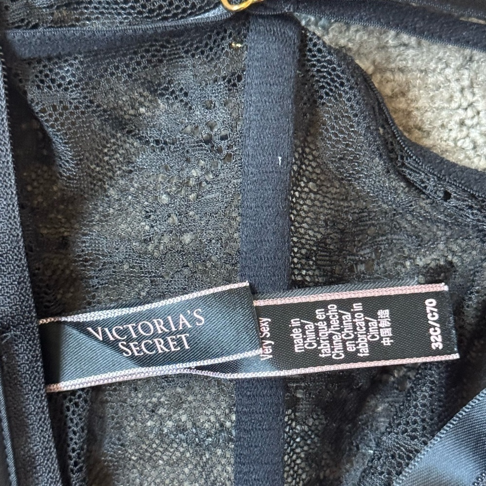 Victoria's Secret Black and Pink Chemise - Picture 7 of 8
